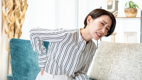 【札幌市西区】デスクワーク・育児・立ち仕事で腰がつらい方へ｜慢性腰痛の仕組みとケア方法｜さきがけ鍼灸整骨院