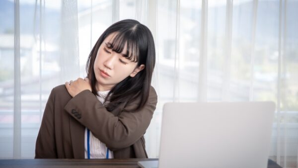 札幌市西区｜同じ姿勢がずっと続く”猫背”や”頭痛”でお困りの方へ　八軒さきがけ鍼灸整骨院で根本改善