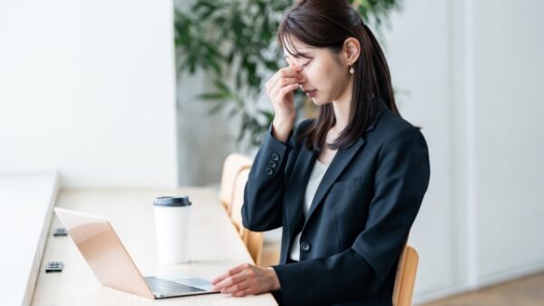 【札幌市西区・八軒】眼精疲労が取れない原因とは？｜頭痛・肩こりまでつながる本当の理由　さきがけ鍼灸整骨院にご相談ください